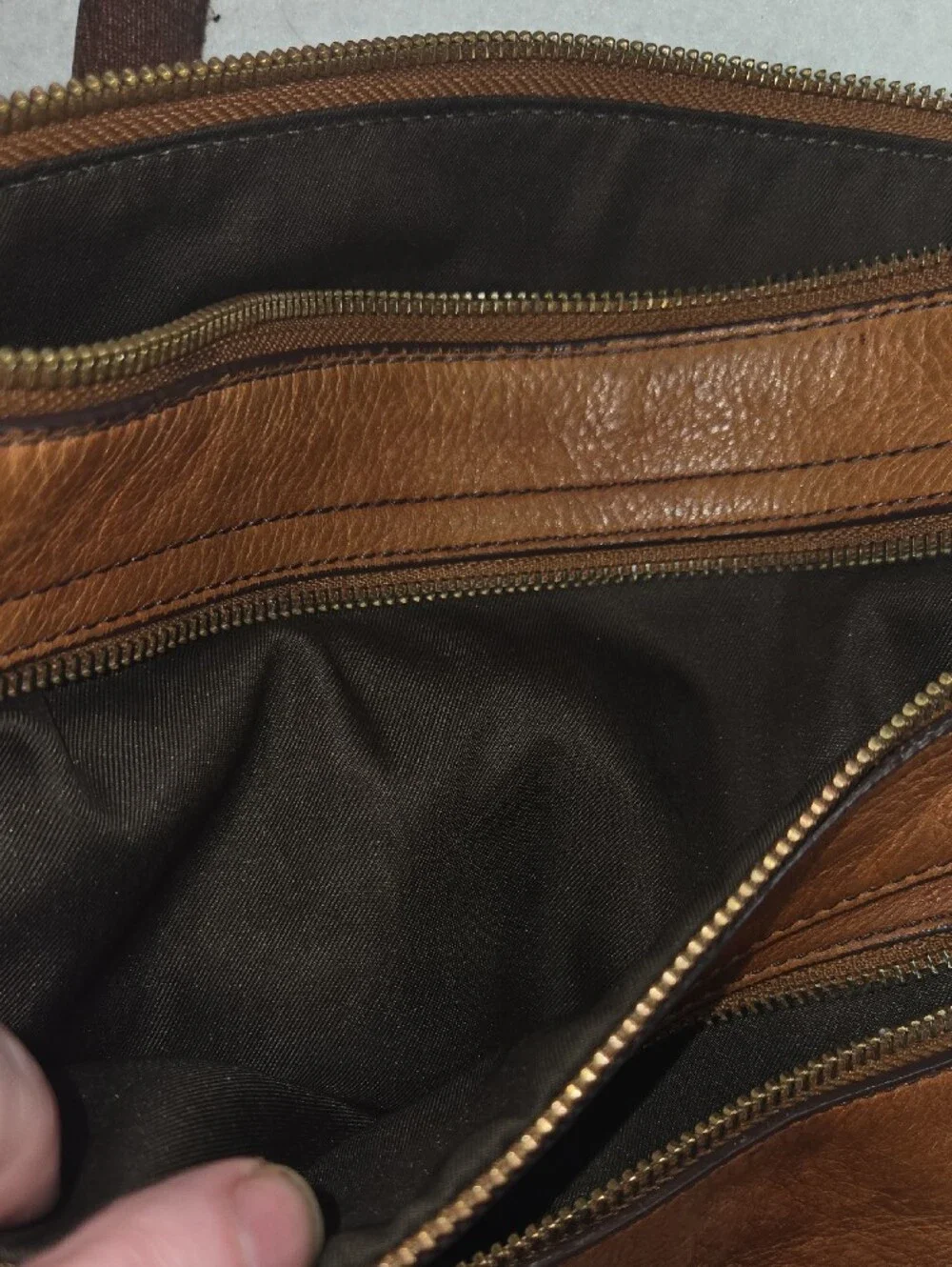 Fossil Men's Brown Leather Messenger Crossbody Bag - Classic Carry